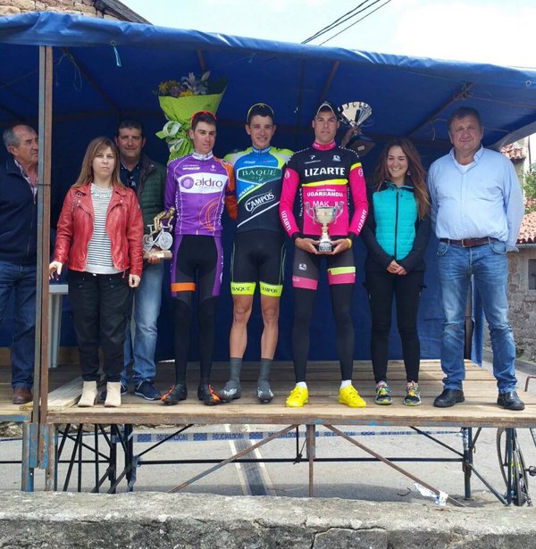 Gonzalo Andrés, entre José Mª Rodríguez y Marcos Rojo © BaquéCampos