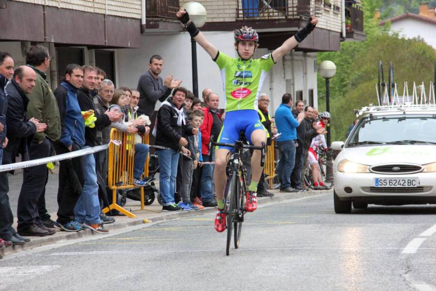 Jokin Alberdi, entrando en meta © FGC