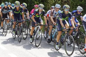 Valverde, en el centro © Movistar