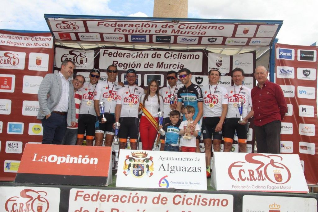 Los nuevos campeones máster de Murcia 2016, en el podio © FCRM
