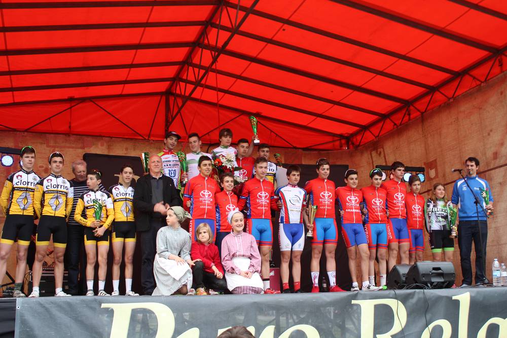Podio al completo tras el Jabier Elorriaga Saria © anboto