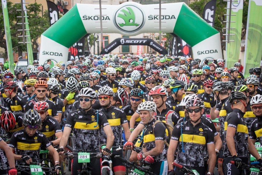 La dureza ha marcado la prueba, con salida y llegada en Falset, y con 2.000 ciclistas pedaleando entre viñedos