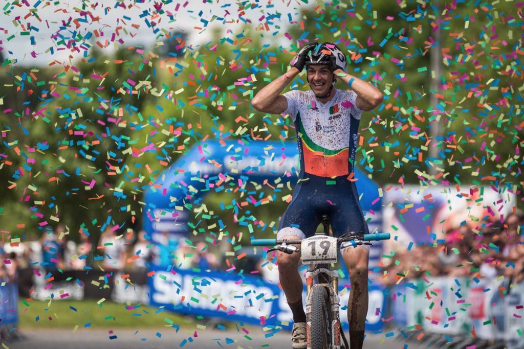 Tiago Ferreira, campeón del mundo en Laissac © @UCI_MTB