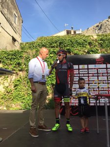 En el control de firmas © Ciclo 21