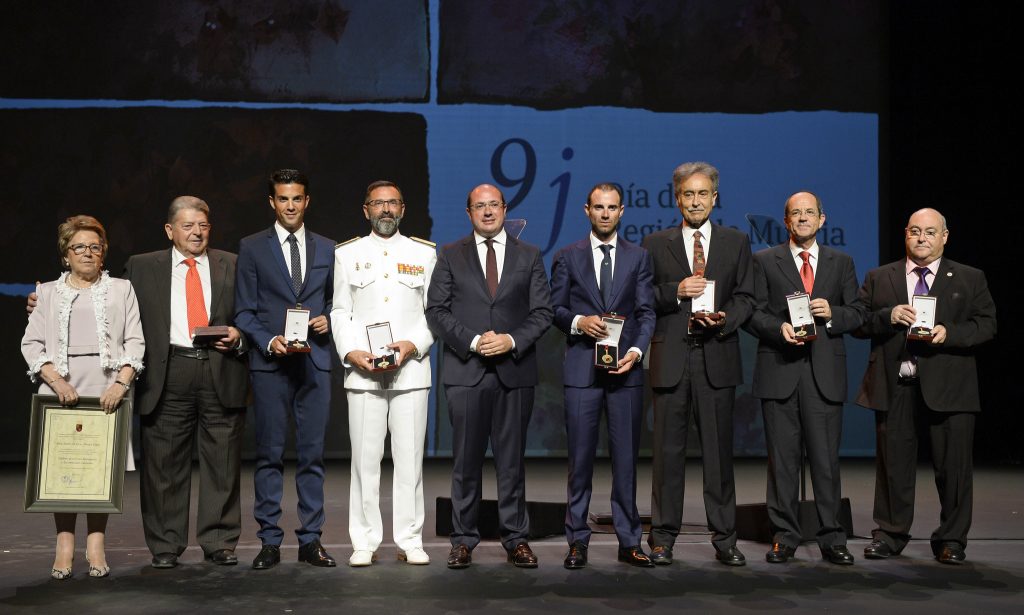 Valverde, cuarto por la derecha © FCRM