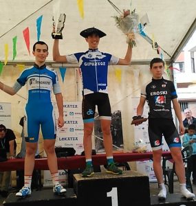 Podio con los campeones gipuzkoanos CRI © Lokatza_ZE