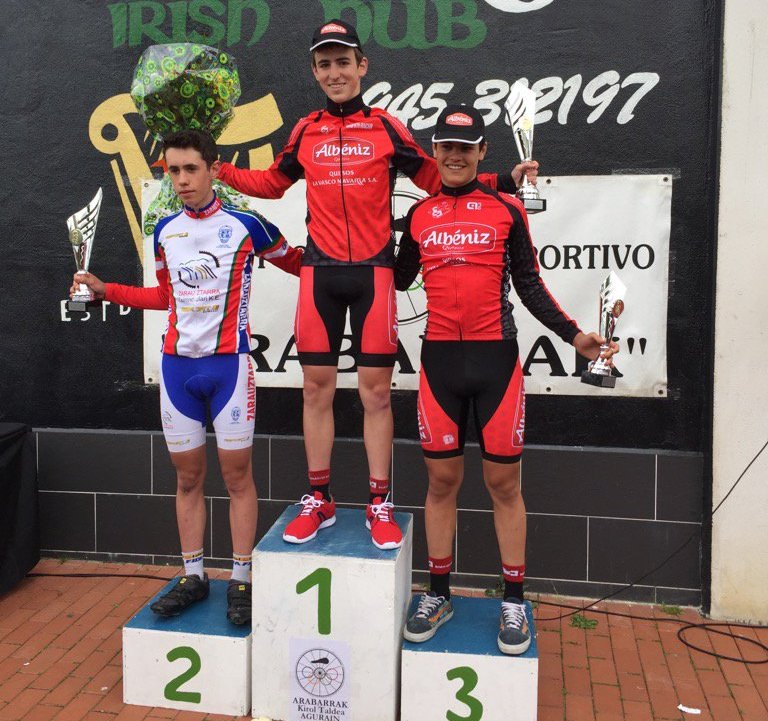Podio de la última carrera del Torneo Gaztetxoak en Agurain © Enrique González