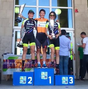 Ramírez, Muñoz y Brizuela, las ganadoras en Sopela © CiclismoFem
