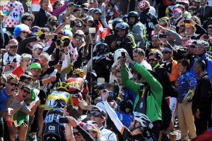 Instante previo a la caída © Veloimages