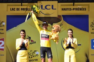 Van Avermaet sigue de amarillo © ASO