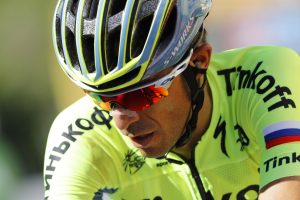 Contador sufrió en Le Lioran © Bettini