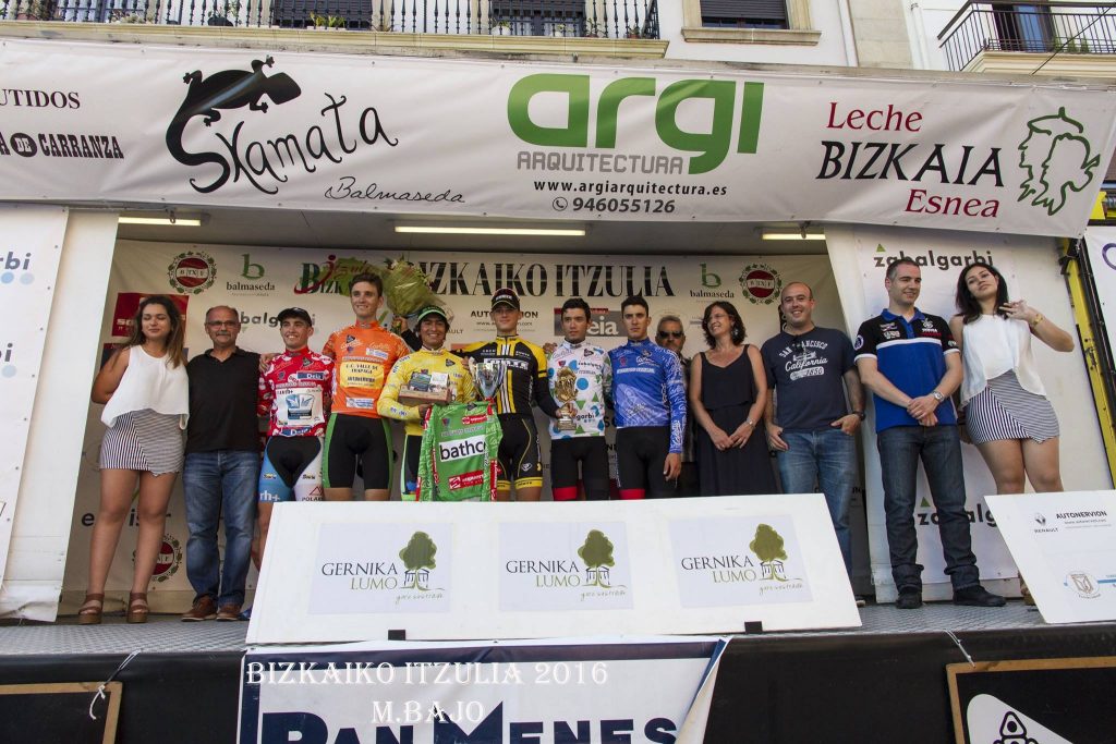 Podio con los líderes tras la 3ª etapa © Mariano Bajo