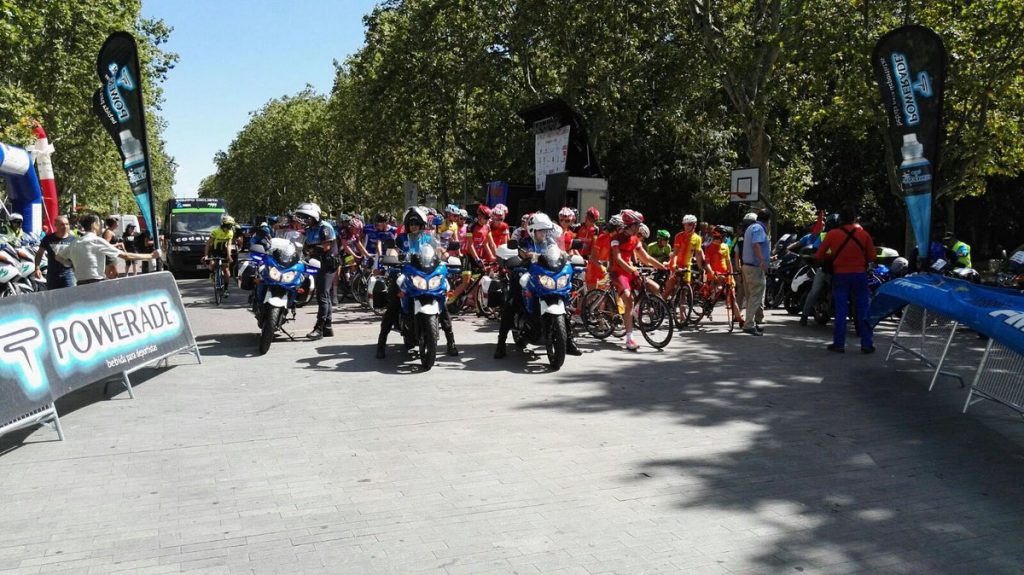 Salida de la 1ª etapa de la ronda vallisoletana © Tribuna Valladolid
