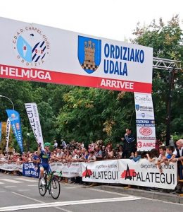 El estreno de Simon © Orica