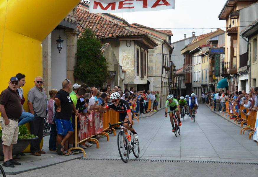 Bocigas, celebrando su triunfo en Cervera de Pisuerga © Artepref-CC Arandino