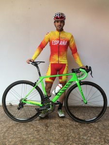 Izagirre con la ropa Inverse © RFEC