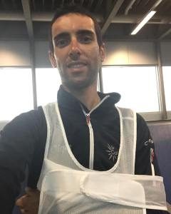 Navarro y su cabestrillo