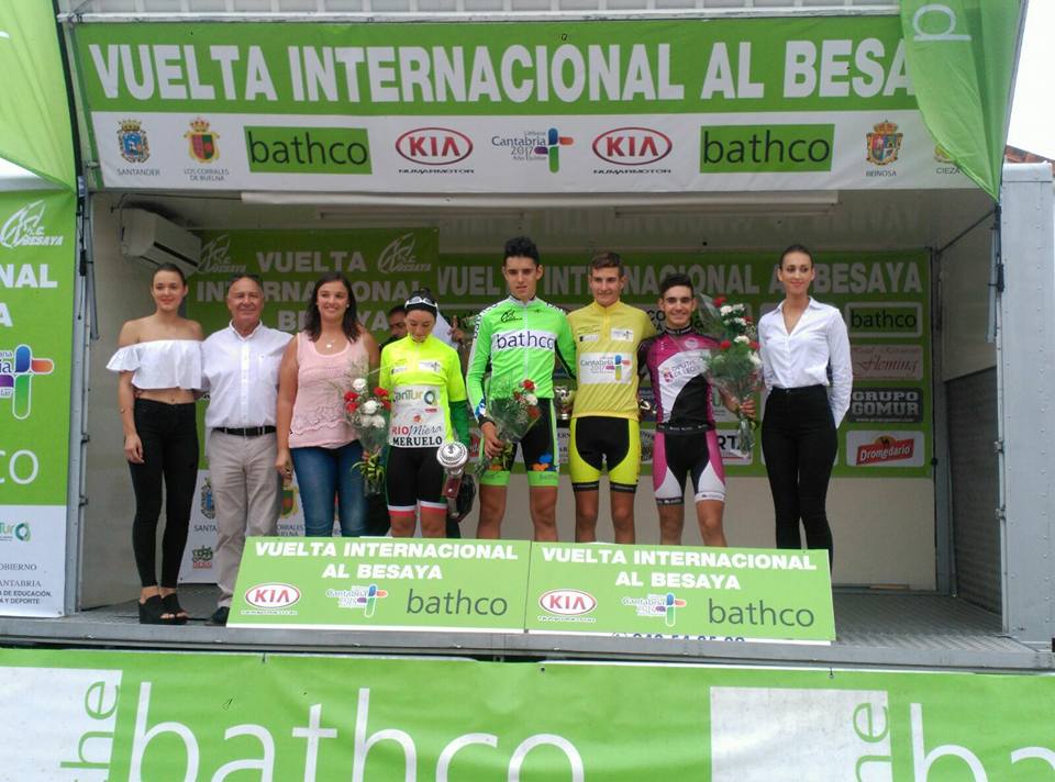 Podio final con los ganadores de la 1ª Vuelta al Besaya de cadetes © EC AC San Antonio