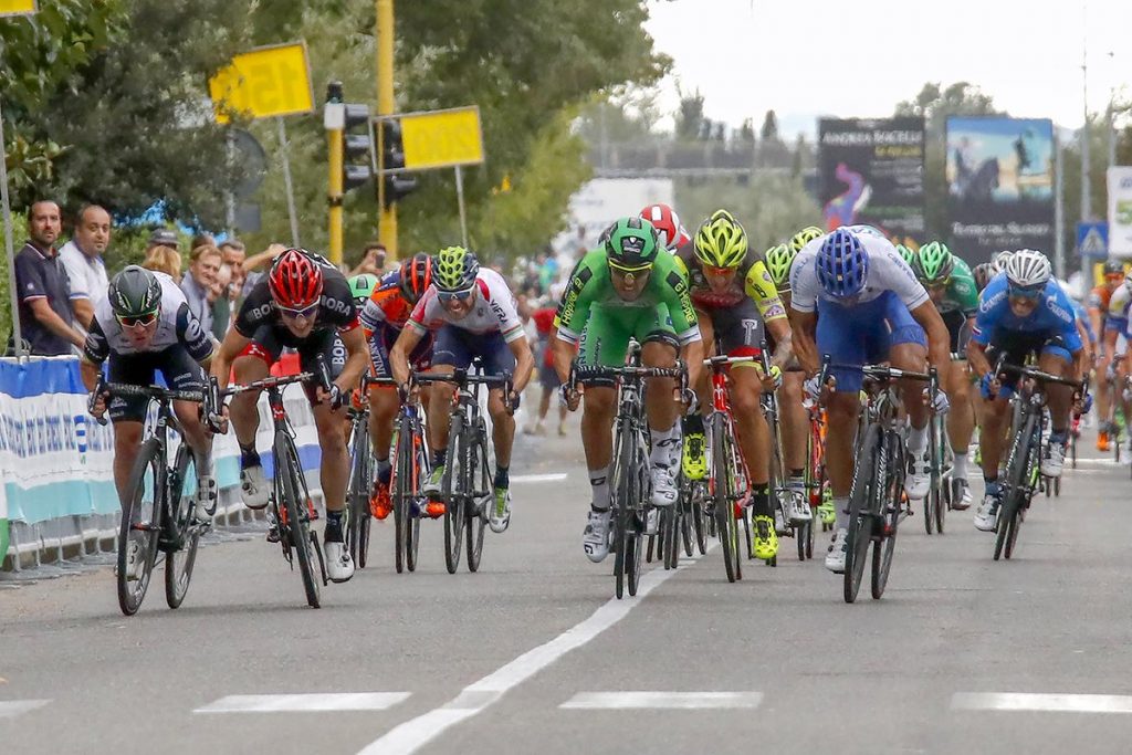 Bennett, segundo por la izquierda © BiciTV