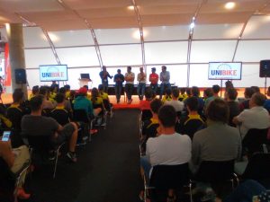 Uno de los numerosos foros celebrados en Unibike