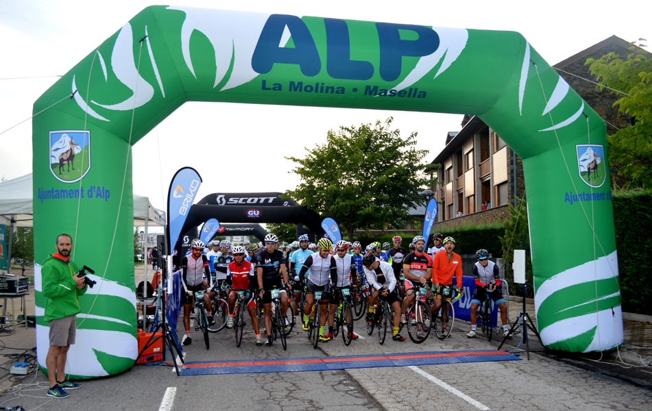 Salida de La Cerdanya Cycle Tour © La 15.23 produccions