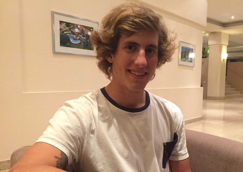 Iván García Cortina posa para © Ciclo 21 en la concentración de Croacia