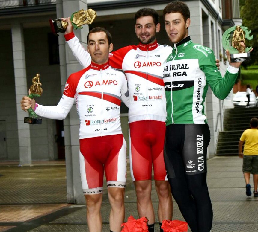 Podio de la prueba open en Urnieta © @UnaiDemi