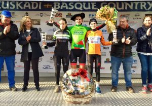 El podio femenino © MMR