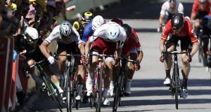 Cavendish_Sagan_Tour Francia_2017_04_caida