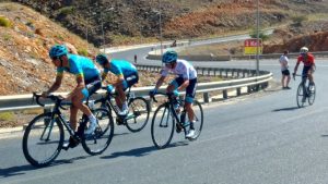 Superman Lopez_Hirt_Lutsenko_Izagirre_Oman_2018_05