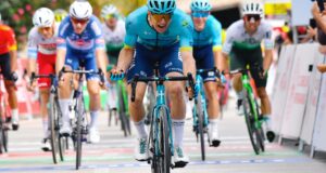 Max Kanter celebra con rabia su triunfo en el Tour de Turquía