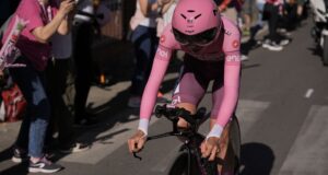 Tadej Pogacar durante la contrarreloj del Giro de Italia
