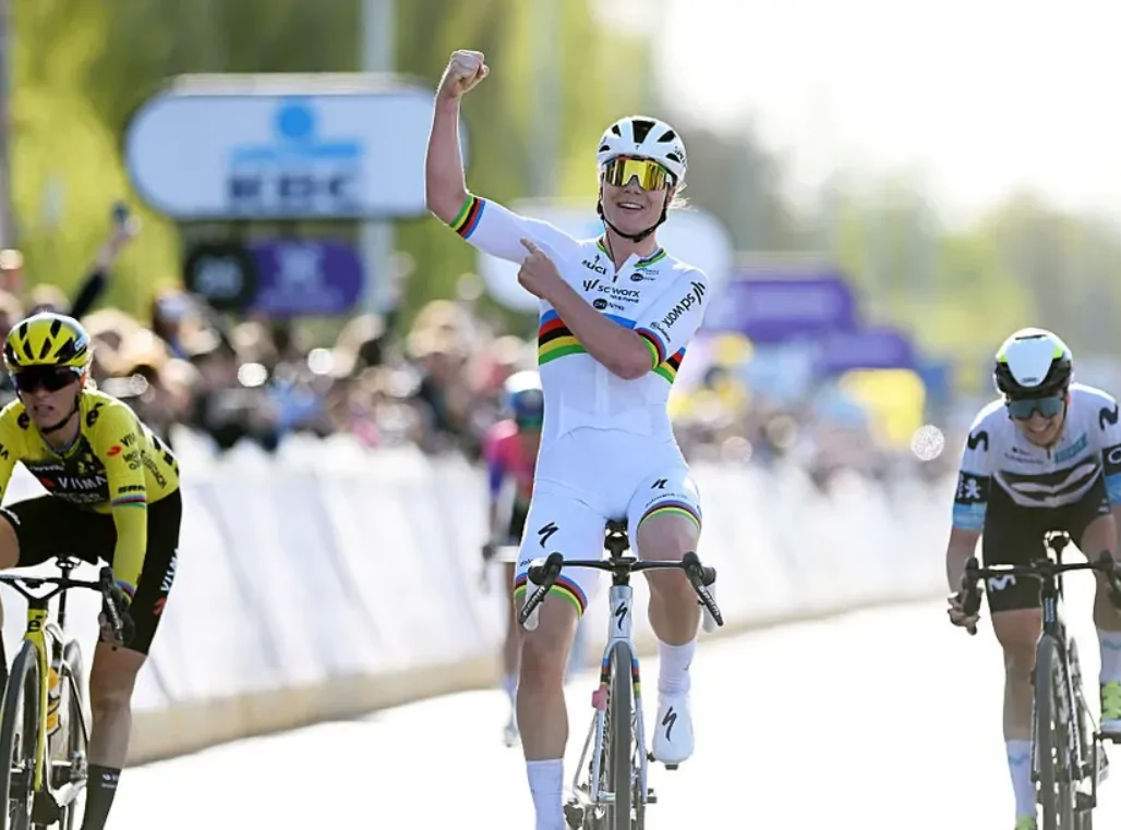 Kopecky gana la Vuelta a Flandes 2025.