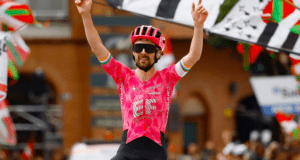 Healy gana la cuarta etapa de la Vuelta al País Vasco.