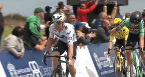 Carlos Canal gana al esprint.