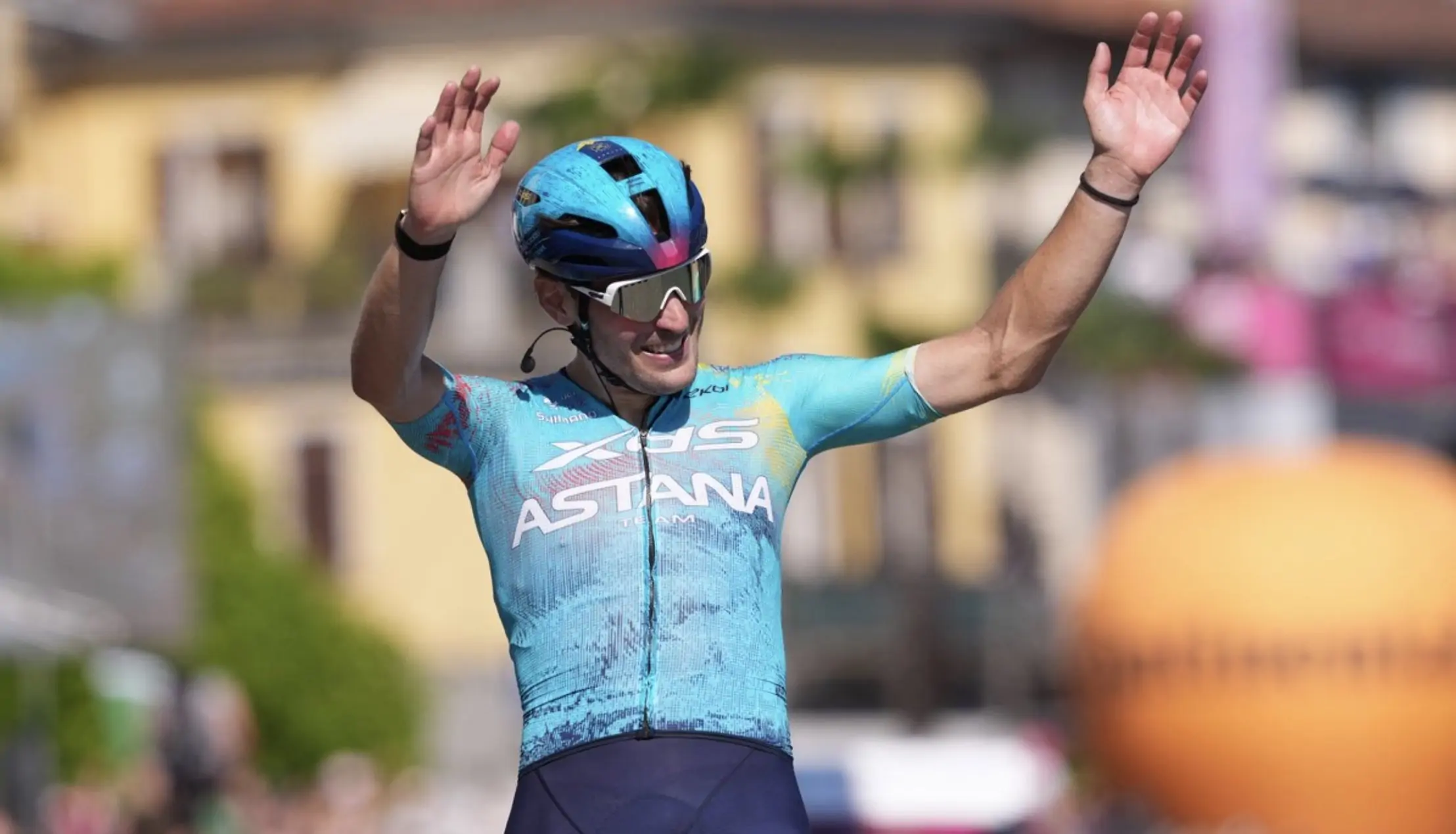 Alberto Bettiol gana la 13ª etapa del Giro de Italia 2026.