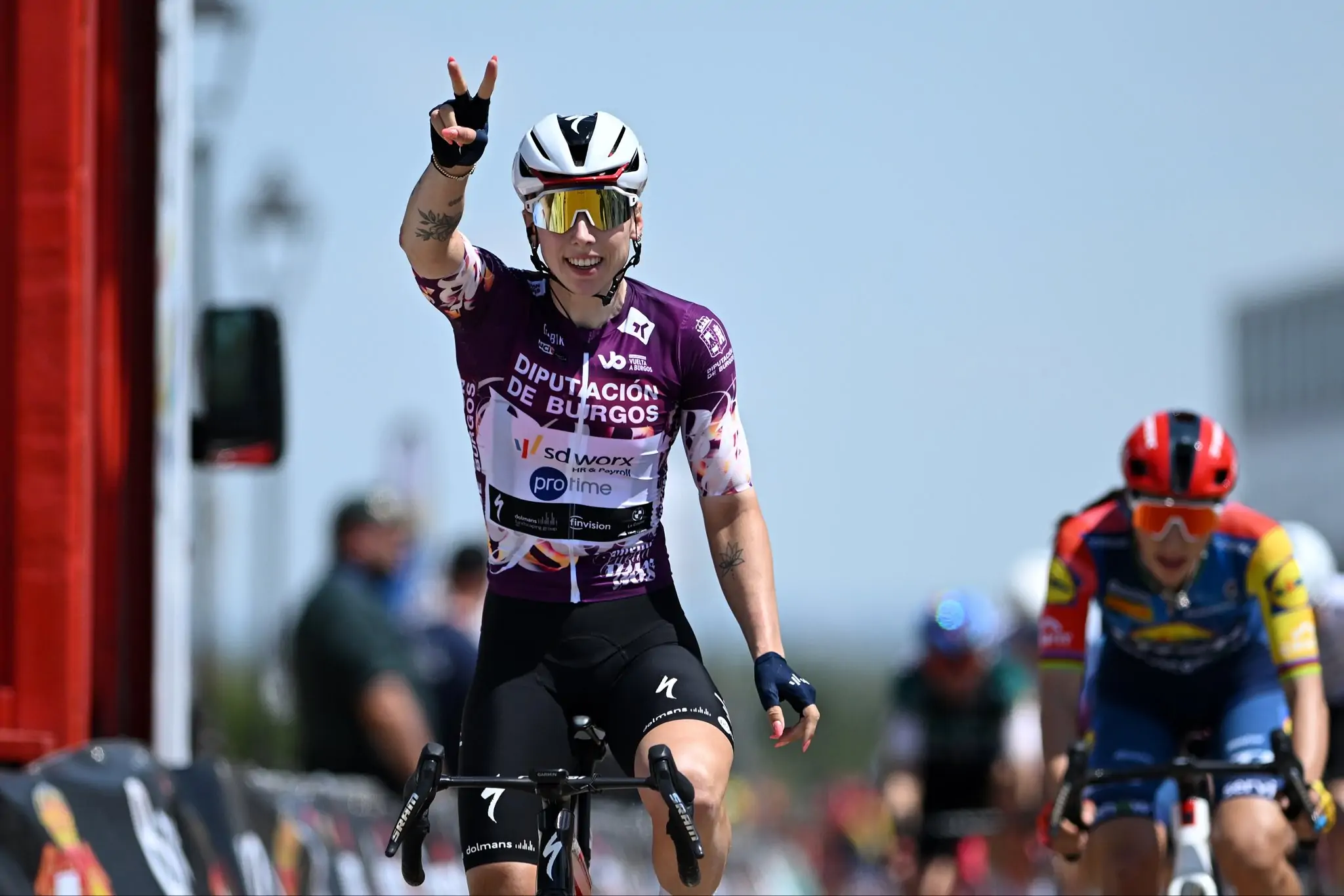 Lorena Wiebes gana la segunda etapa de la Vuelta a Burgos Femenina.