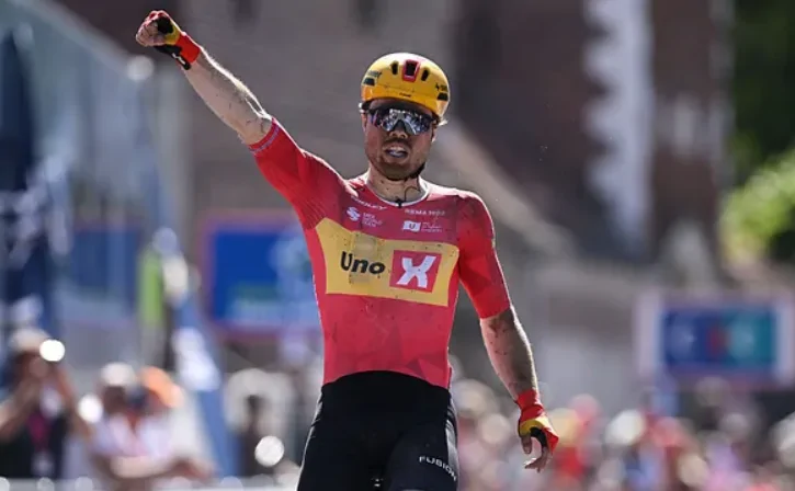 Tiller gana la terceta etapa de los 4 Días de Dunkerque 2026.