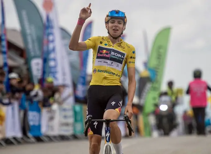 Lorenzo Finn (Red Bull) se corona en el Tour del Porvenir 2026